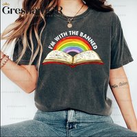 I'm With The Banned Shirt, Funny Reading Books T-shirt, Reading Shirt — T-shirts pour hommes