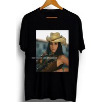 Cher Original Vintage T-shirt / Aesthetic Premium Unisex T-shirt