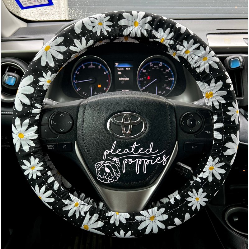 Black And White Daisy Steering Wheel Cover — Couvre Volant