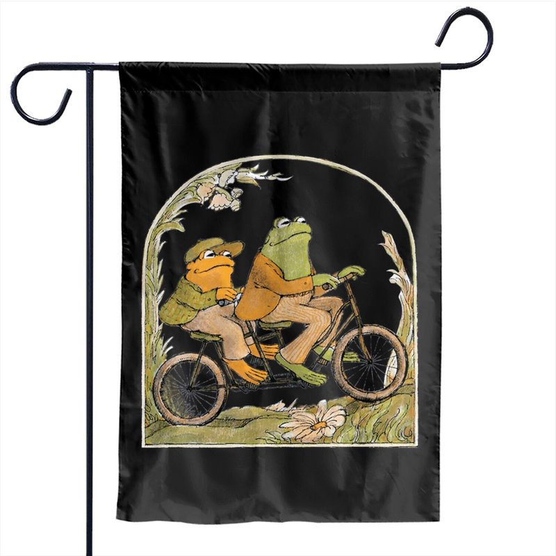 Frog And Toad Crewneck Garden Flags, Vintage Classic Book Garden Flags — Decorative Flags
