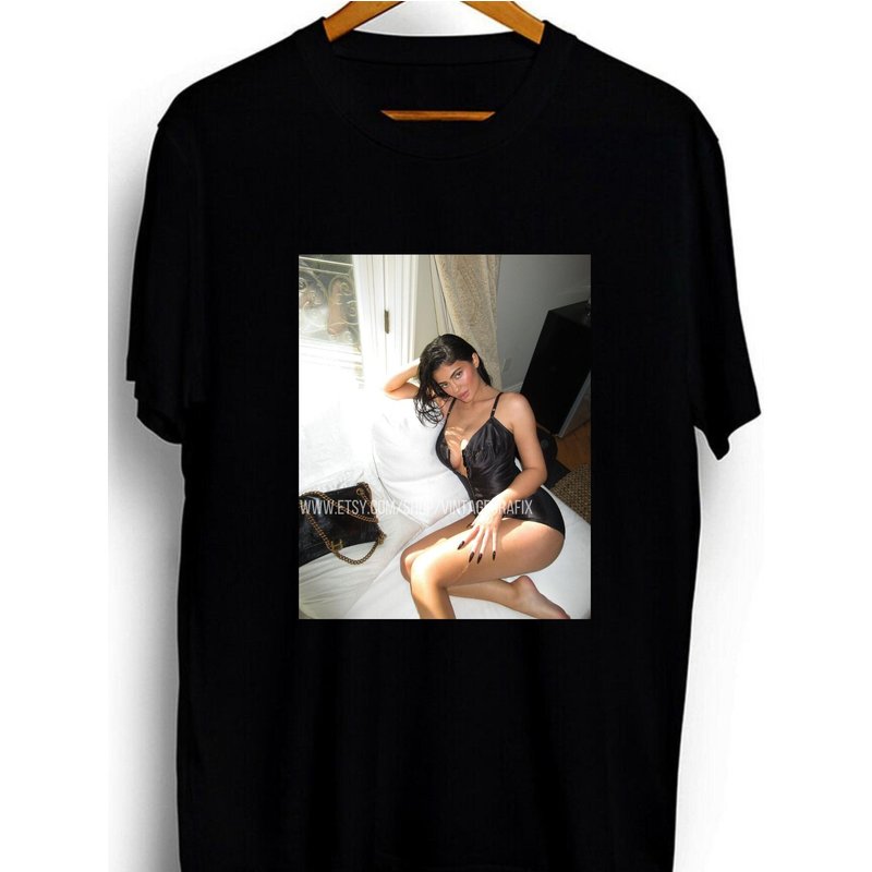 Kylie Jenner T-shirt / The Kardashians Shirt — T-shirts pour hommes