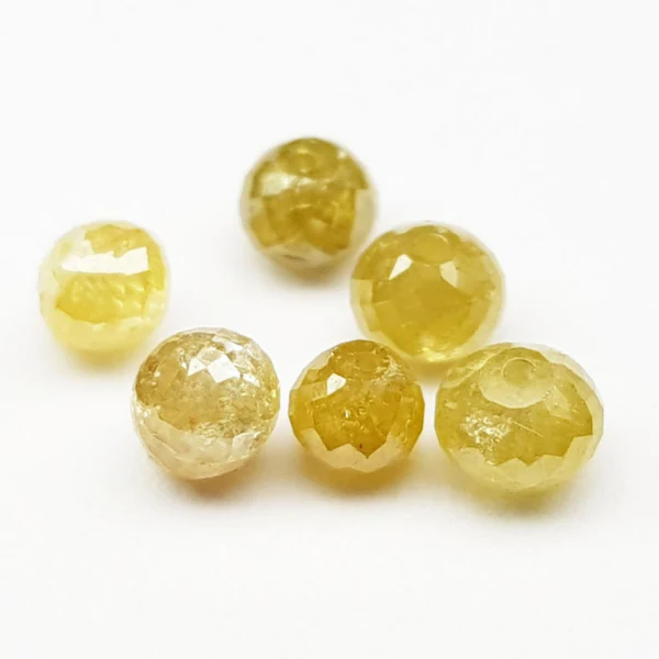 Perles de diamant à facettes de couleur jaune 3 ct par GemoneDiamonds
